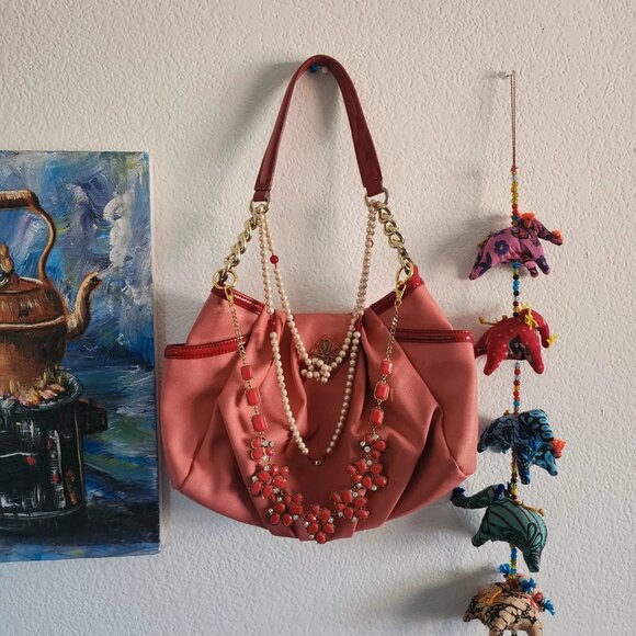 Stunning Peach/Red Accessorized Handbag - Picture 1 of 8